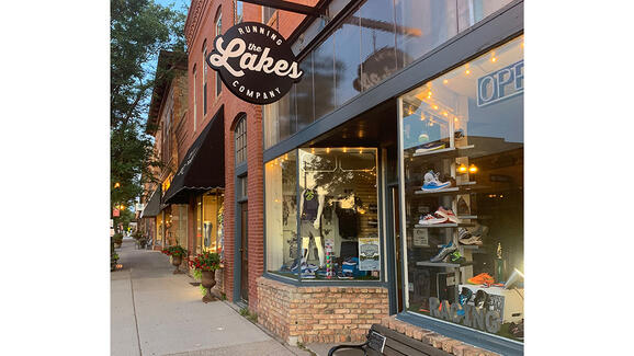 the lakes running company