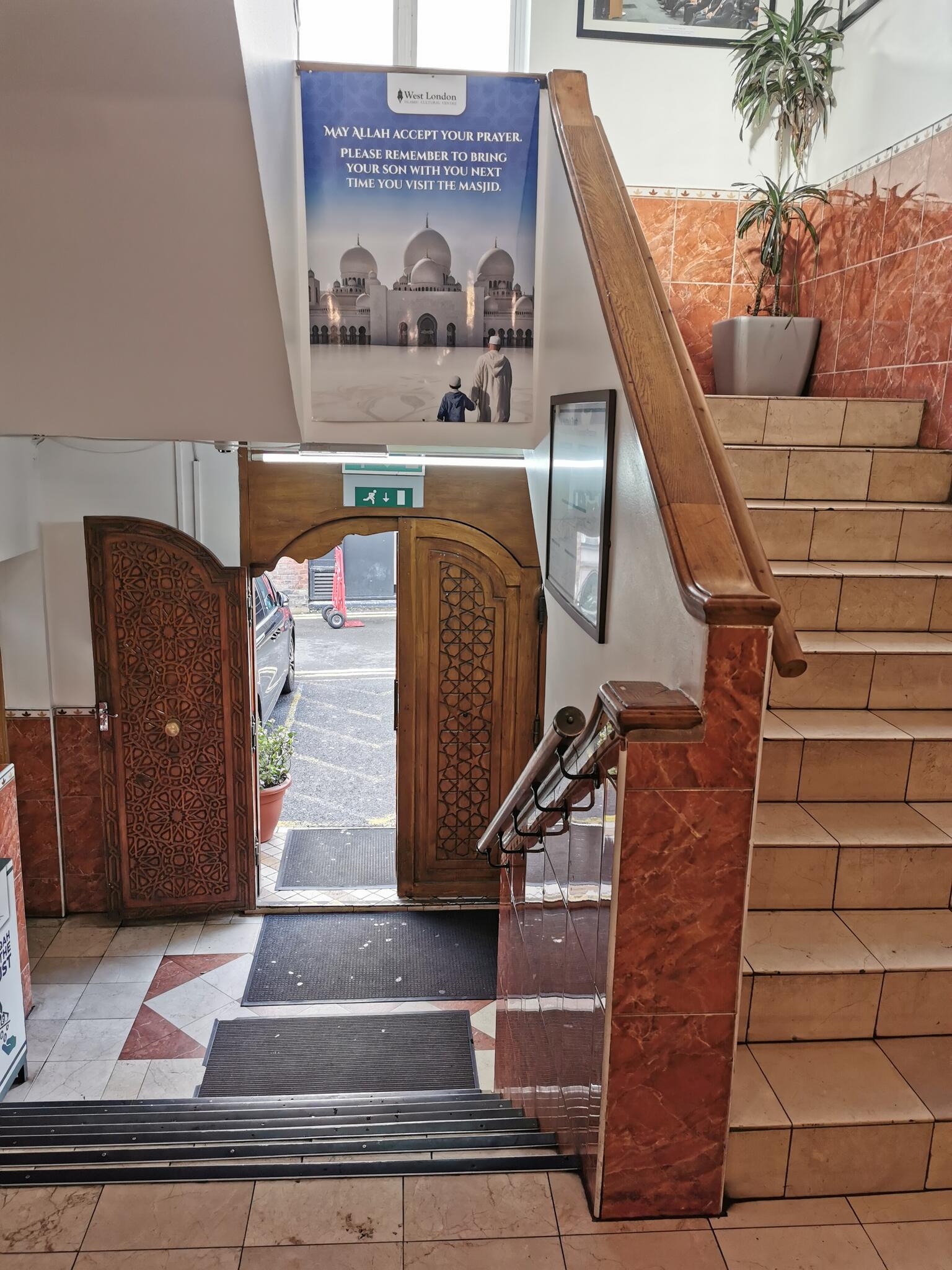 Police Alert Al Muntada Mosque Fulham Town (Hammersmith & Fulham Police) — Nextdoor — Nextdoor