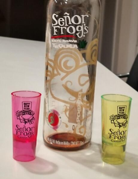 3 Senor Frog S Tequila Empty 750ml 2 Plastic Senor Ffrogs Shot Glasses Nextdoor