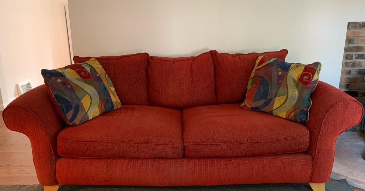 Fun couch! for 50 in Minneapolis, MN Finds — Nextdoor