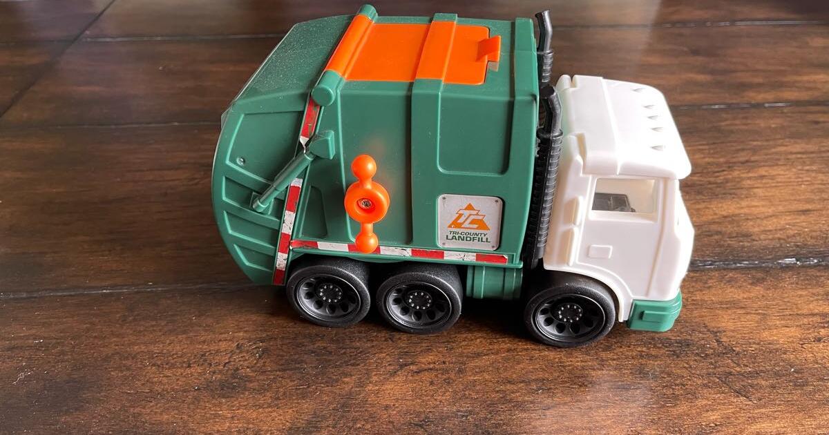 Imaginext Toy Story Tri-County Landfill Garbage Truck toy for $10 in ...