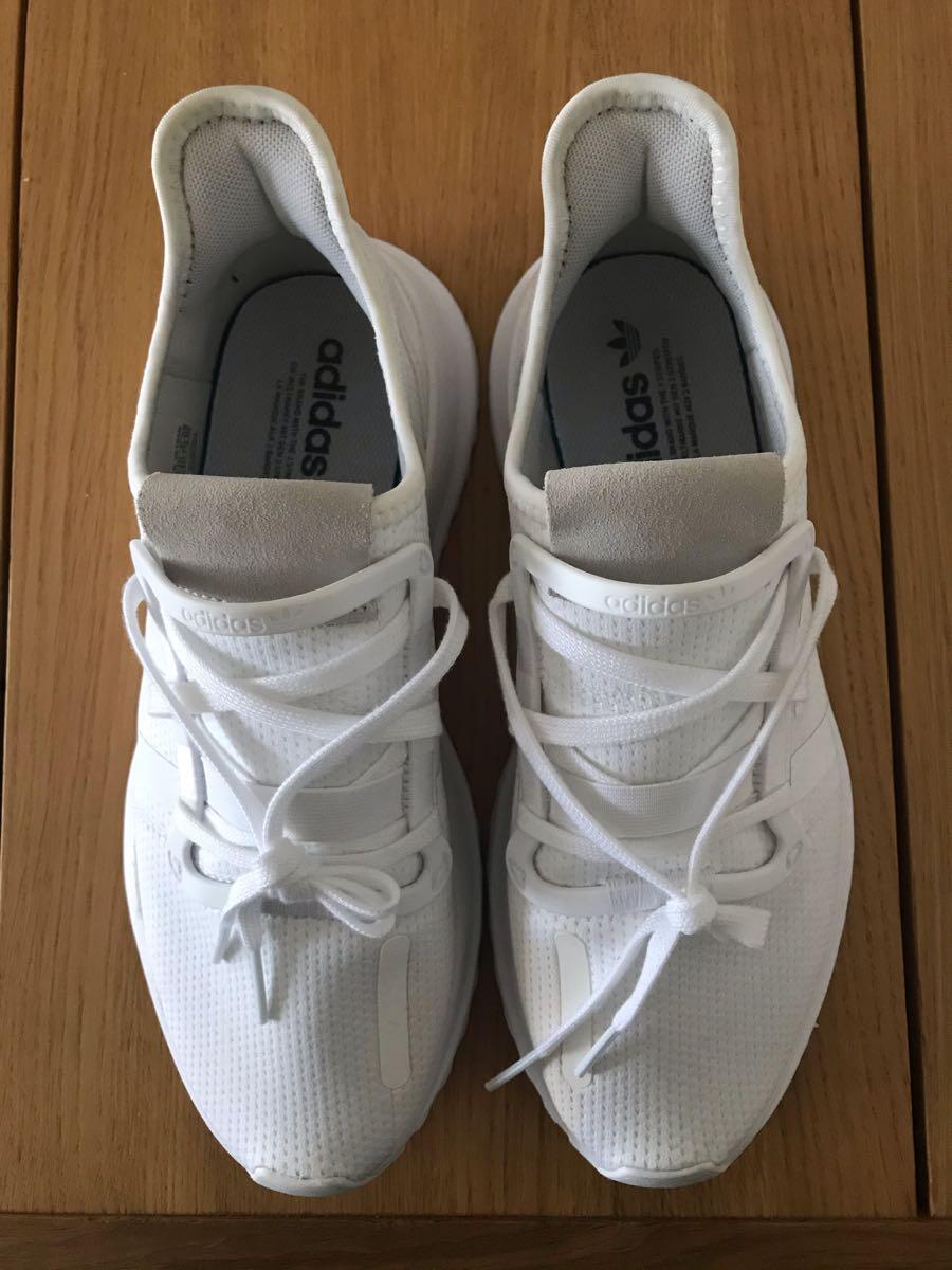 white adidas trainers size 9