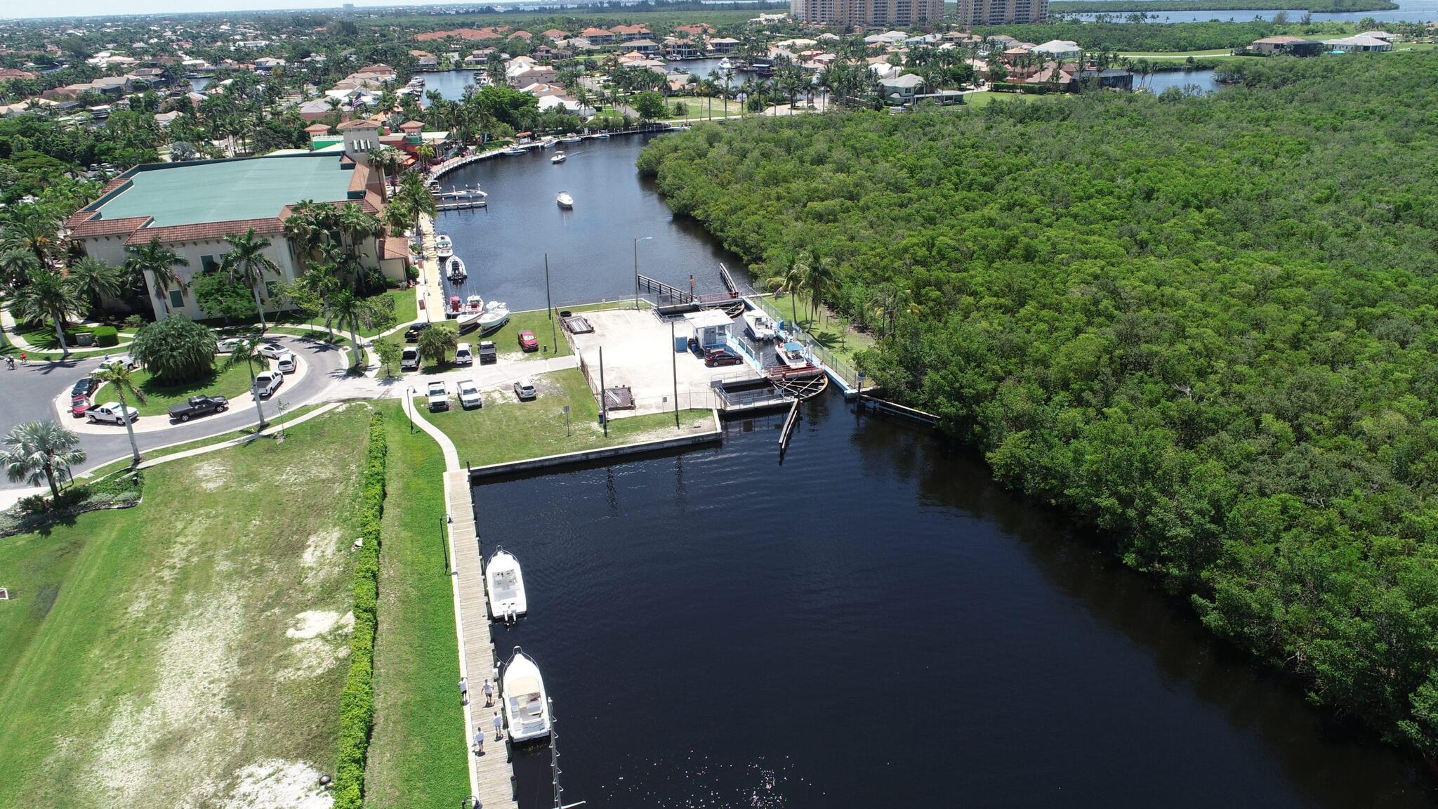 View the Newly Installed Chiquita Lock Live Cams (City of Cape Coral