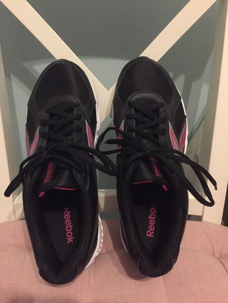 ladies red trainers size 6