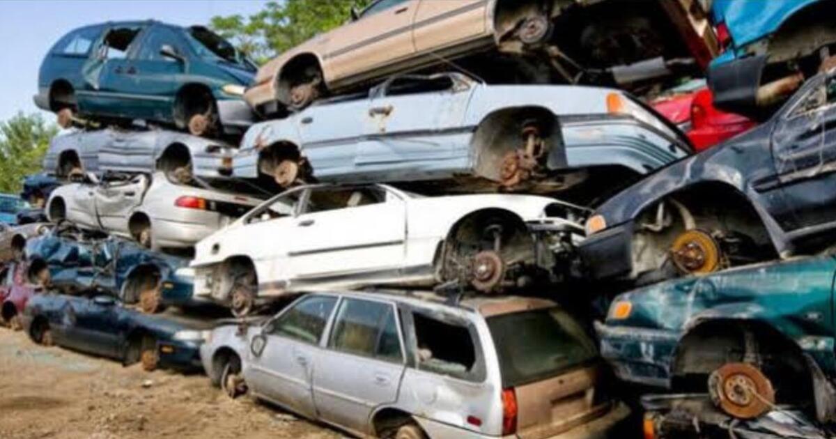 People Who Pick Up Junk Cars