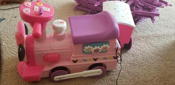 minnie mouse 6v train
