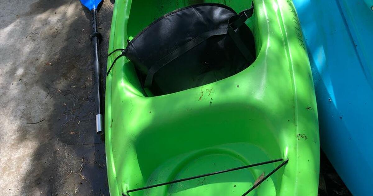 Kayak (Green Field and Stream Blade 80) w/paddle for 105 in Napa, CA