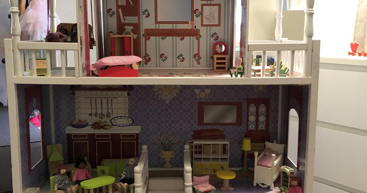 Doll house for sale for 90 in Atlanta, GA Finds — Nextdoor