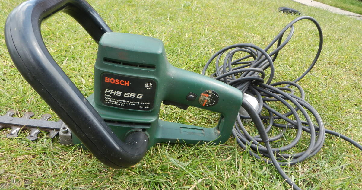 BOSCH ELECTRIC HEDGE TRIMMER. for £8 in Norfolk, England Finds — Nextdoor