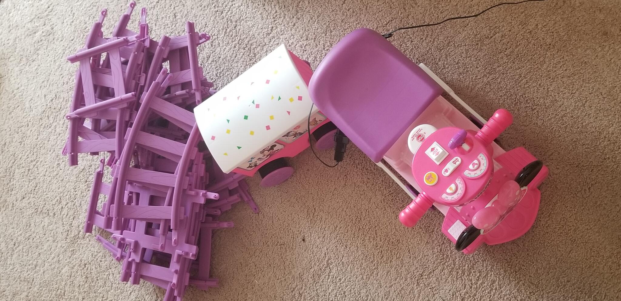 minnie mouse 6v train