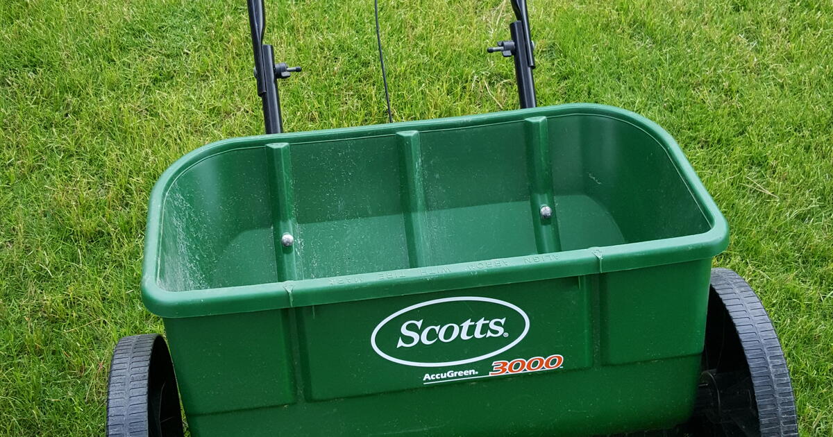 Scotts Accugreen 3000 Drop Spreaders for 35 in Oceanside, CA Finds