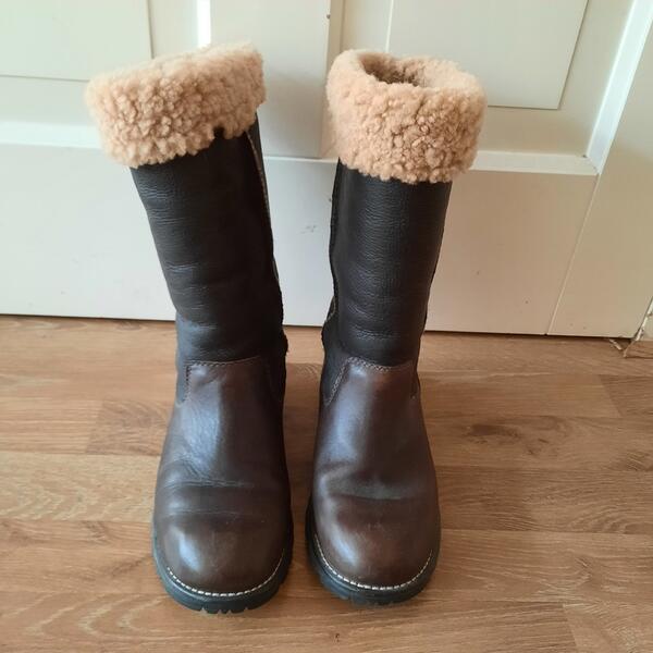 Uggs Hoge Boot, Bruin Leer Mt 38 Voor 50 € In Leidschendam-Voorburg, ZH |  Vondsten — Nextdoor