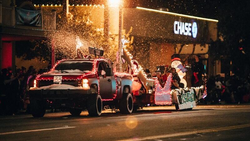 Candlelight Christmas Tractor Parade Madera 2022 Nov 29 · Happening Tonight: Downtown Madera Candlelight Christmas Tractor  Parade Of Lights — Nextdoor