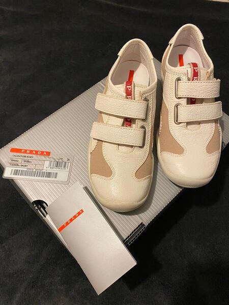 prada junior