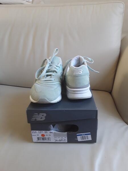 Te Koop Dames New Balance Sneakers, Maat 40, Kleur Blauw Voor 25 € In  Haarlem, NH | Vondsten — Nextdoor