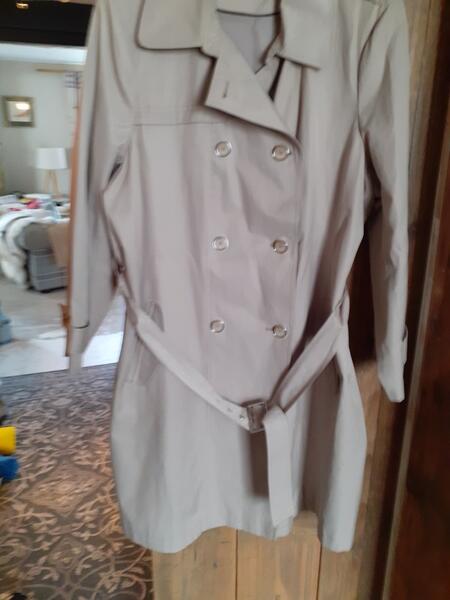 trench coat size 24