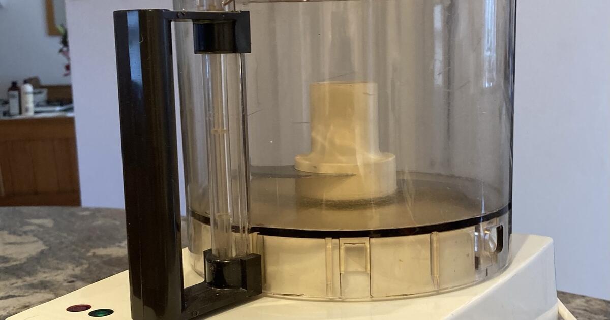 Magimix grande famille 3500 food processor for £20 in Elmbridge