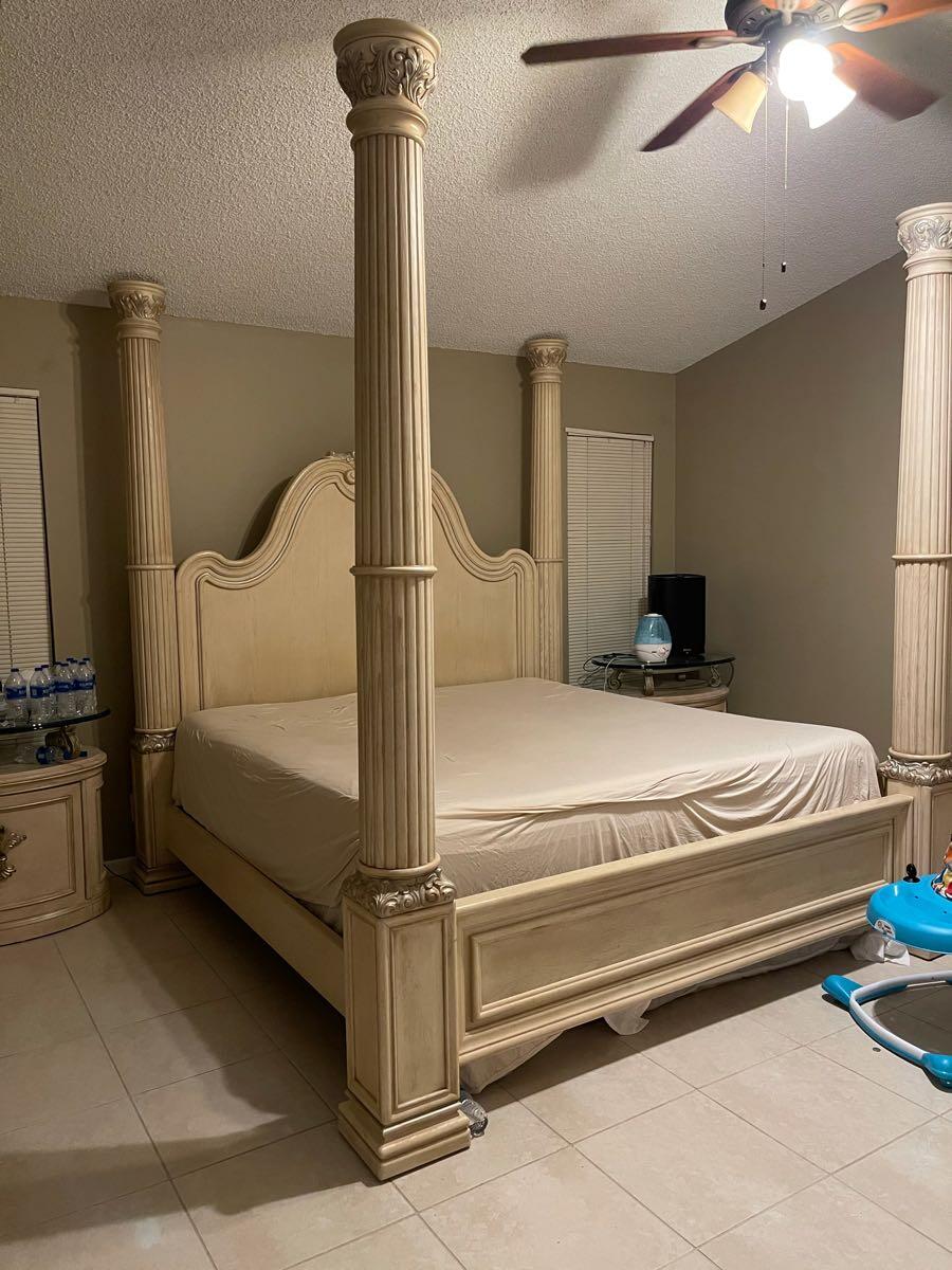 2 500 Henredon King Bedroom Set For Sale Free Nextdoor