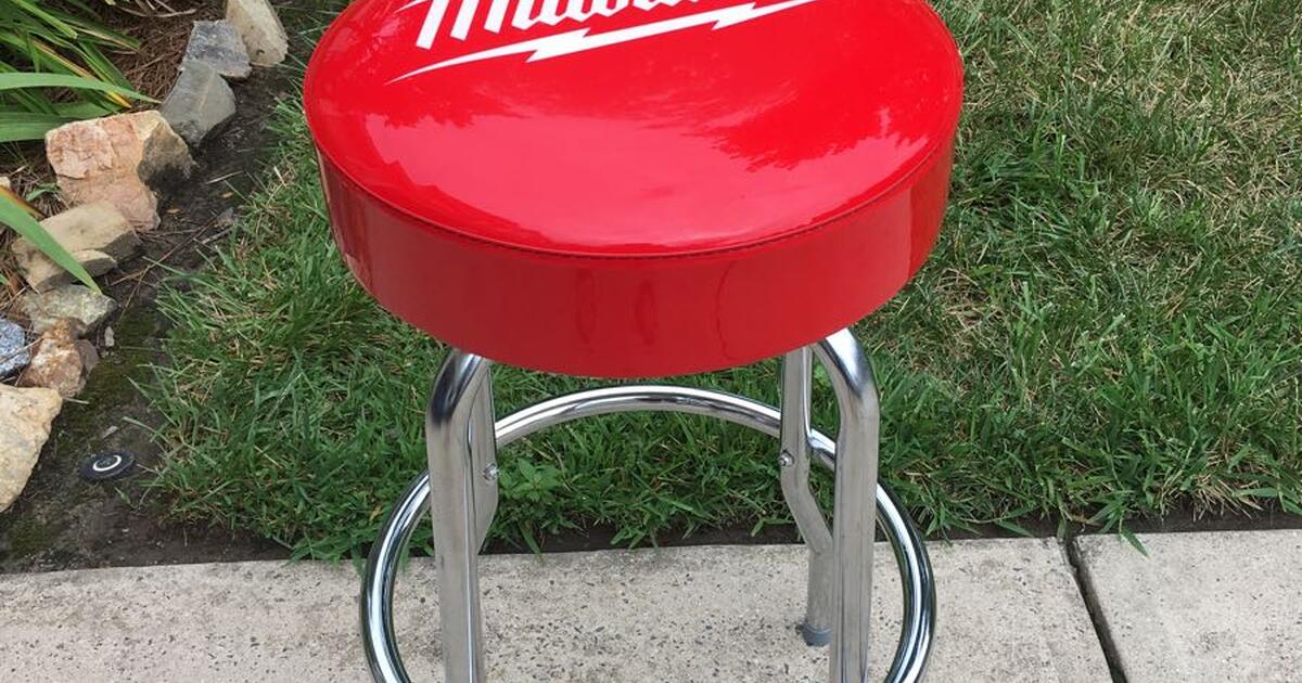 Milwaukee swivel stool for 50 in Charlotte, NC Finds — Nextdoor