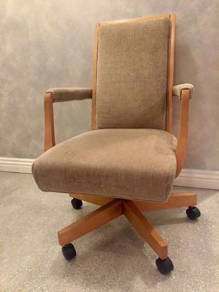 205 Ethan Allen Nikko Swivel Chair For Sale Free Nextdoor