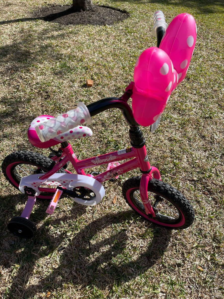 minnie mouse bike with training wheels