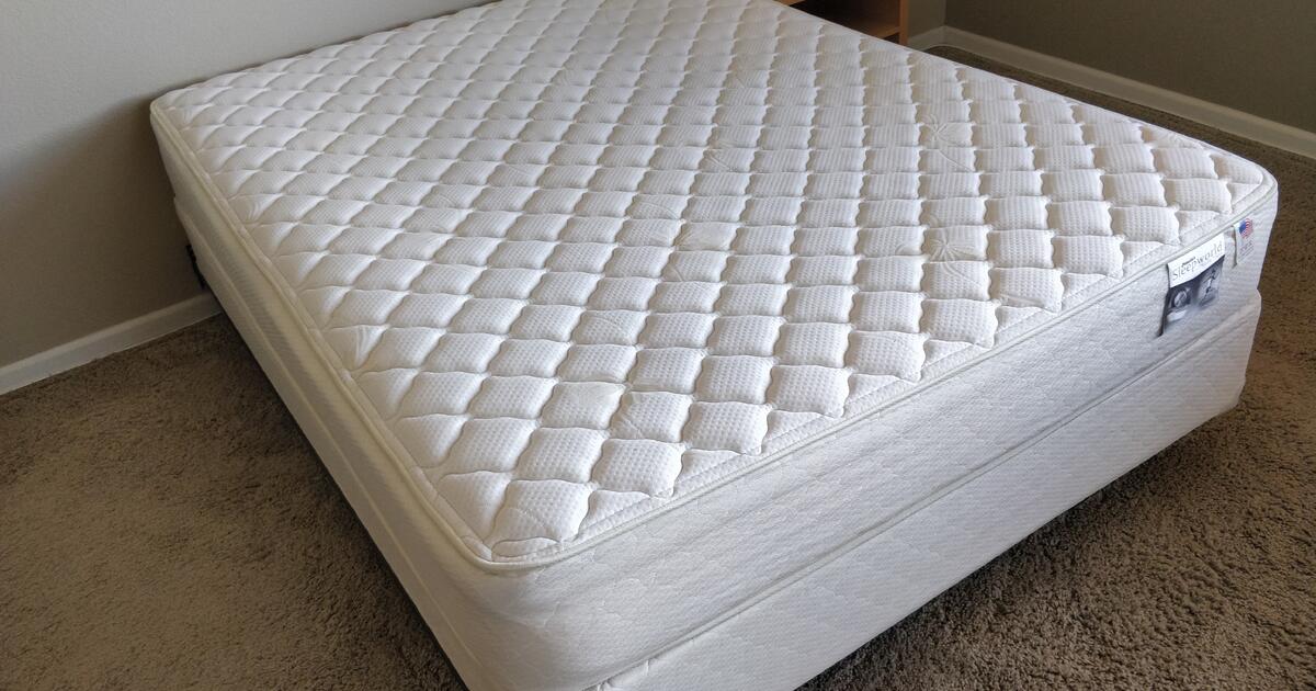 $30 · Queen Size Mancini's Sleepworld Mattress with ...