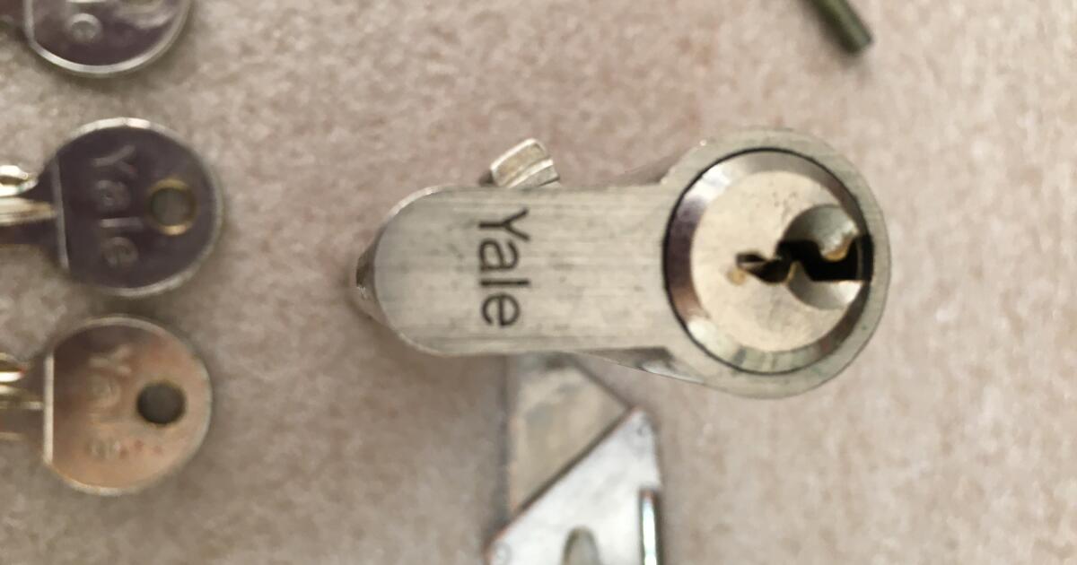 DOOR BARREL LOCK AND KEYS for £3 in Dudley, England Finds — Nextdoor